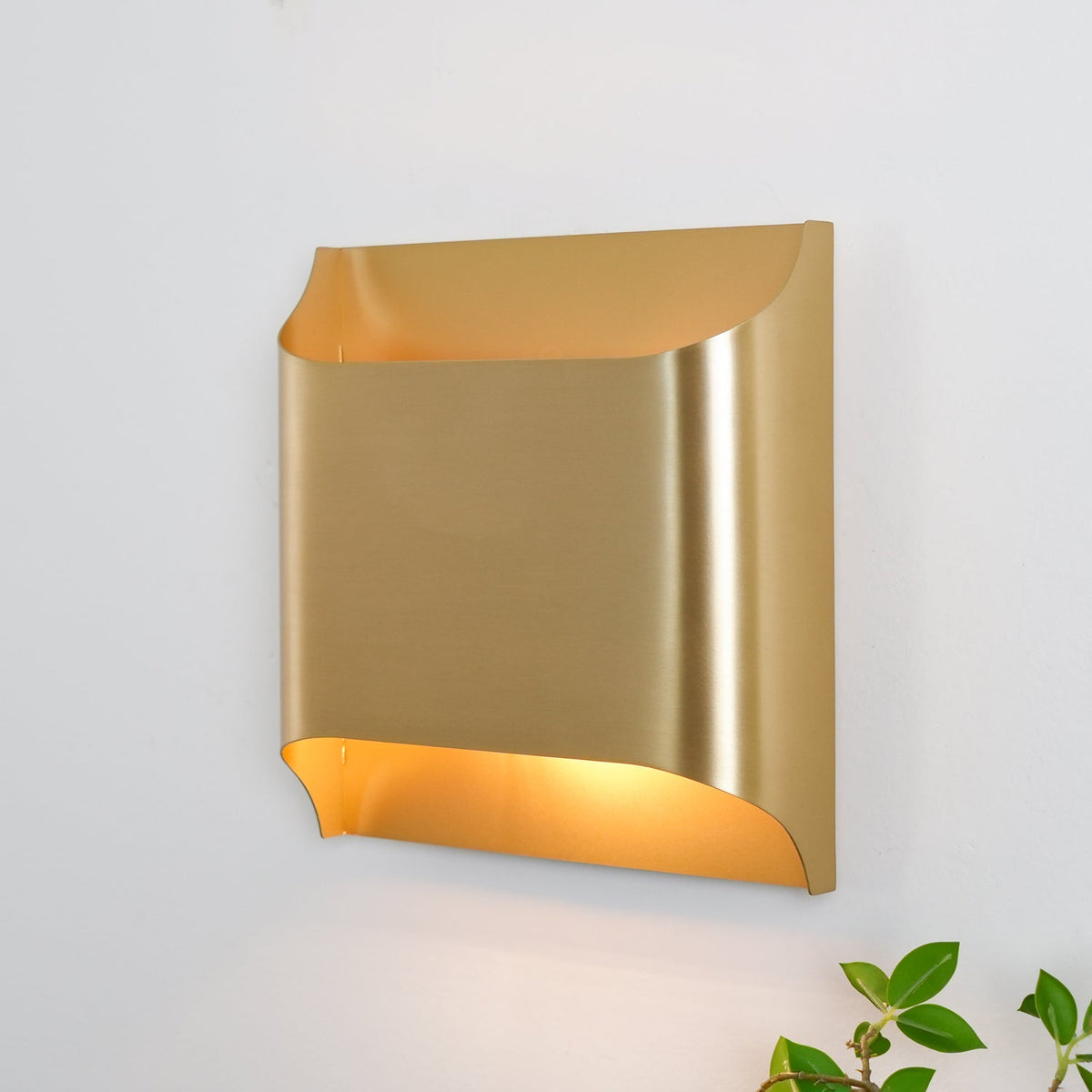 Leclerc Brass Wall Sconce – Handcrafted Solid Brass Lighting for Modern Interiors
