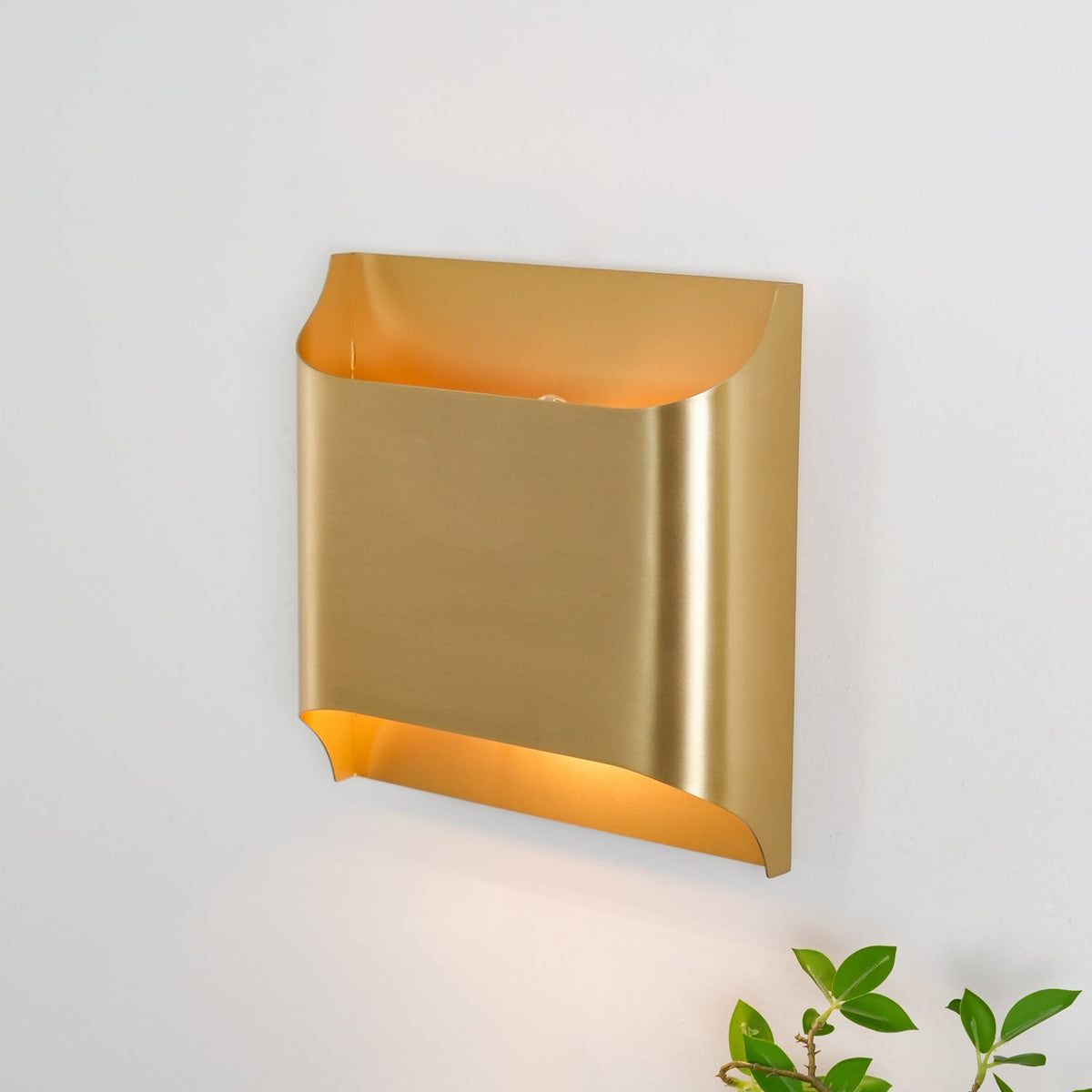 Leclerc Brass Wall Sconce – Handcrafted Solid Brass Lighting for Modern Interiors