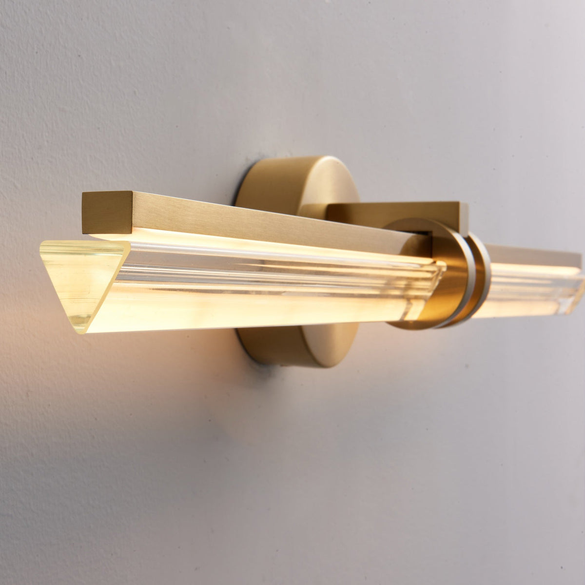 leigh-mirror-vanity-wall-lamp