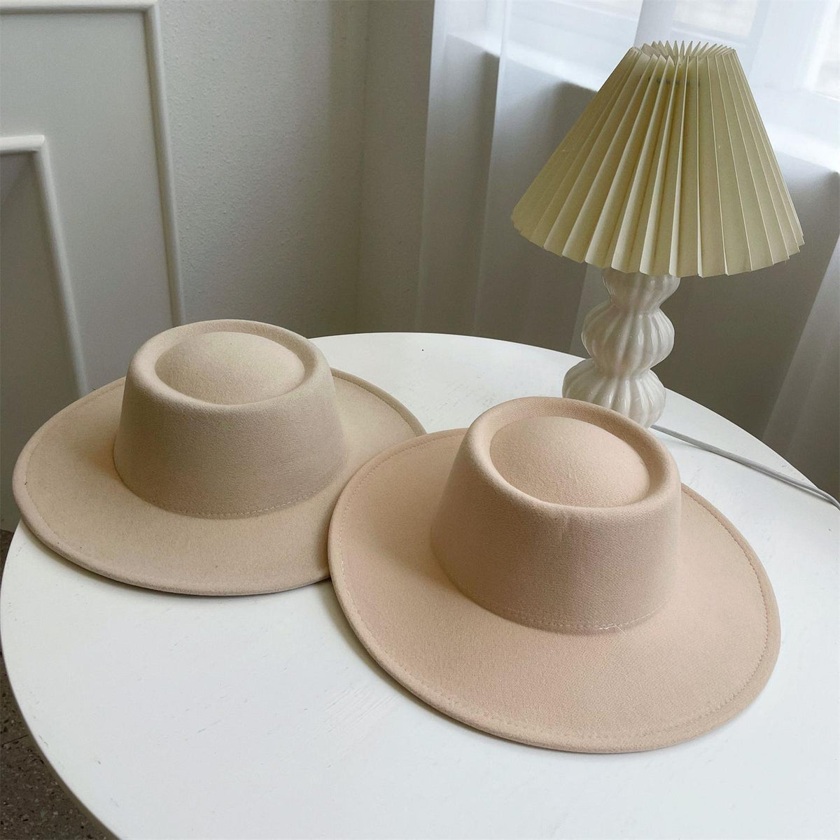 Leo Table Lamp