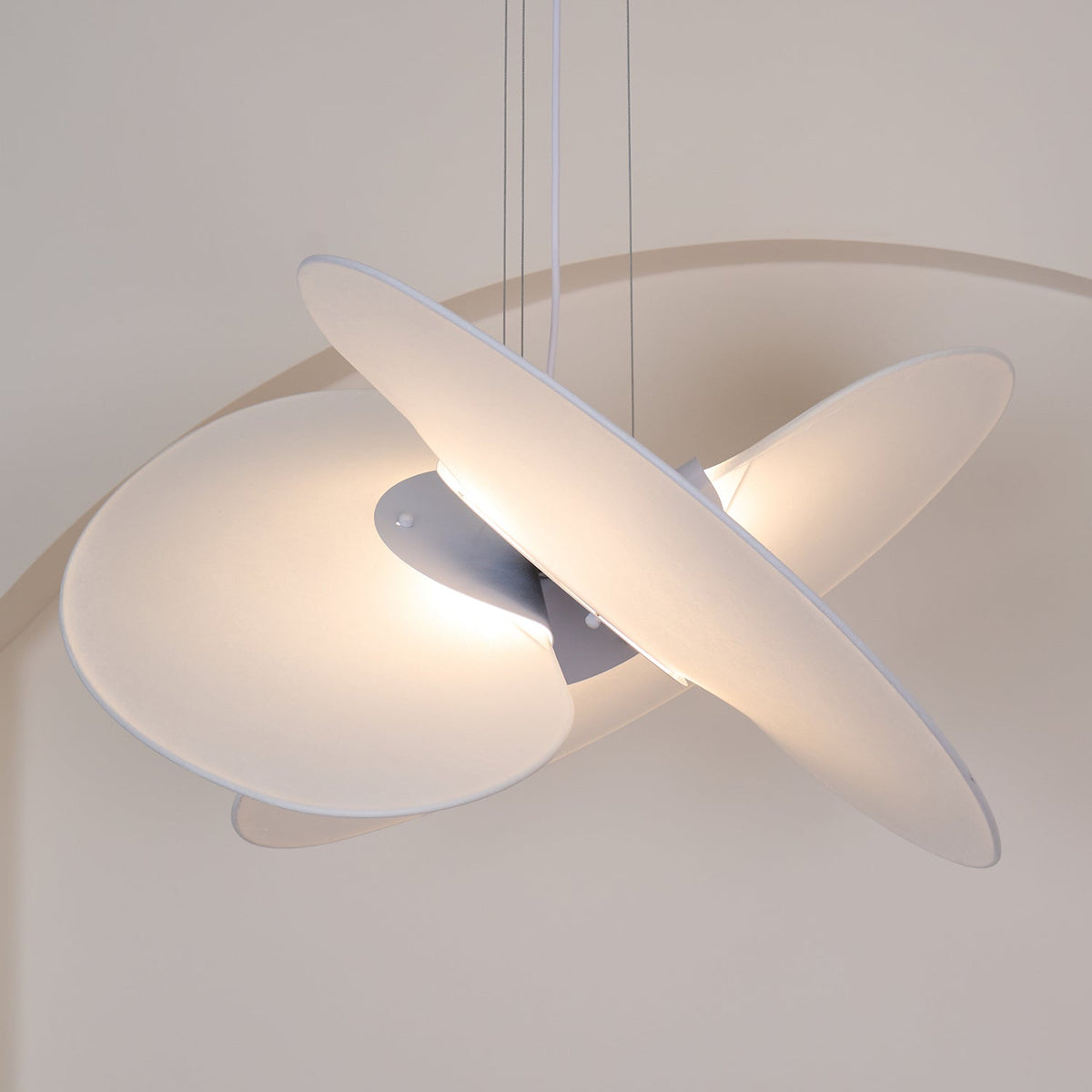 Modern Sail Pendant Light – Minimalist LED Ceiling Lamp for Dining Room & Living Room