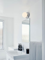 liila-wall-lamp