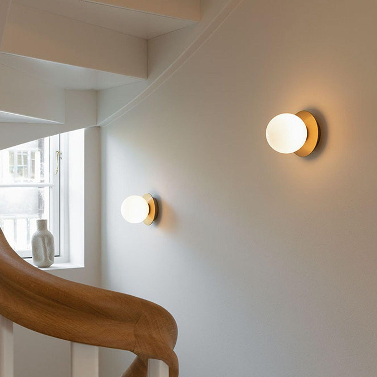liila-wall-lamp