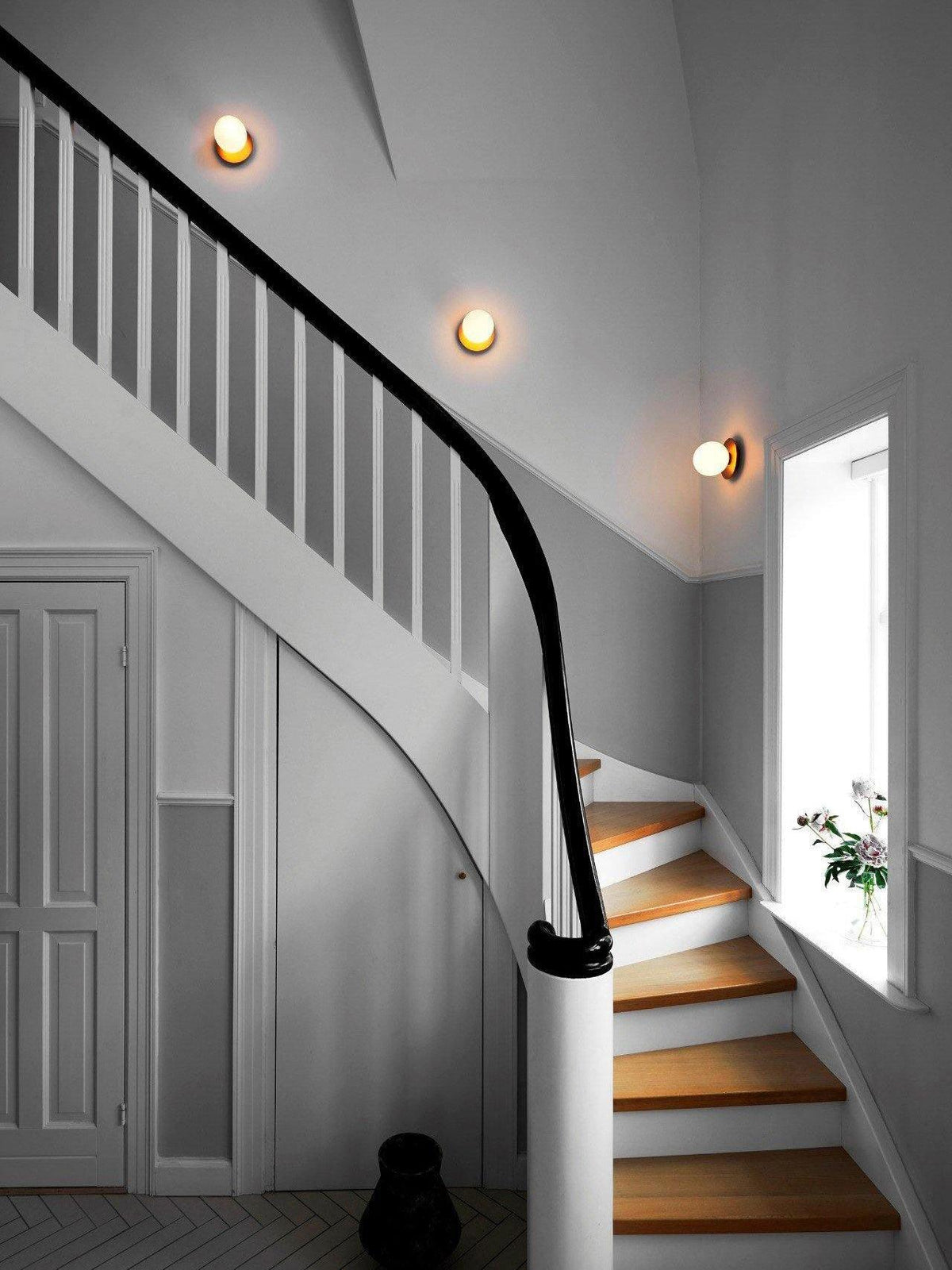 liila-wall-lamp