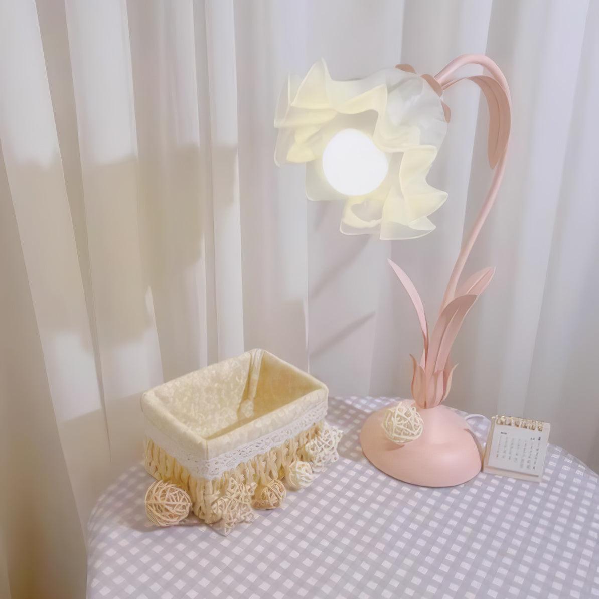 lily-of-the-valley-table-lamp