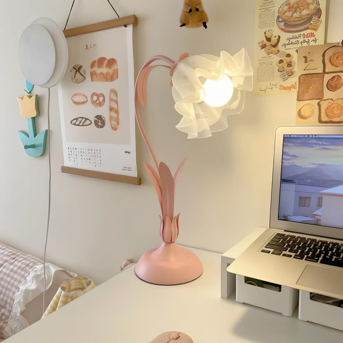 lily-of-the-valley-table-lamp
