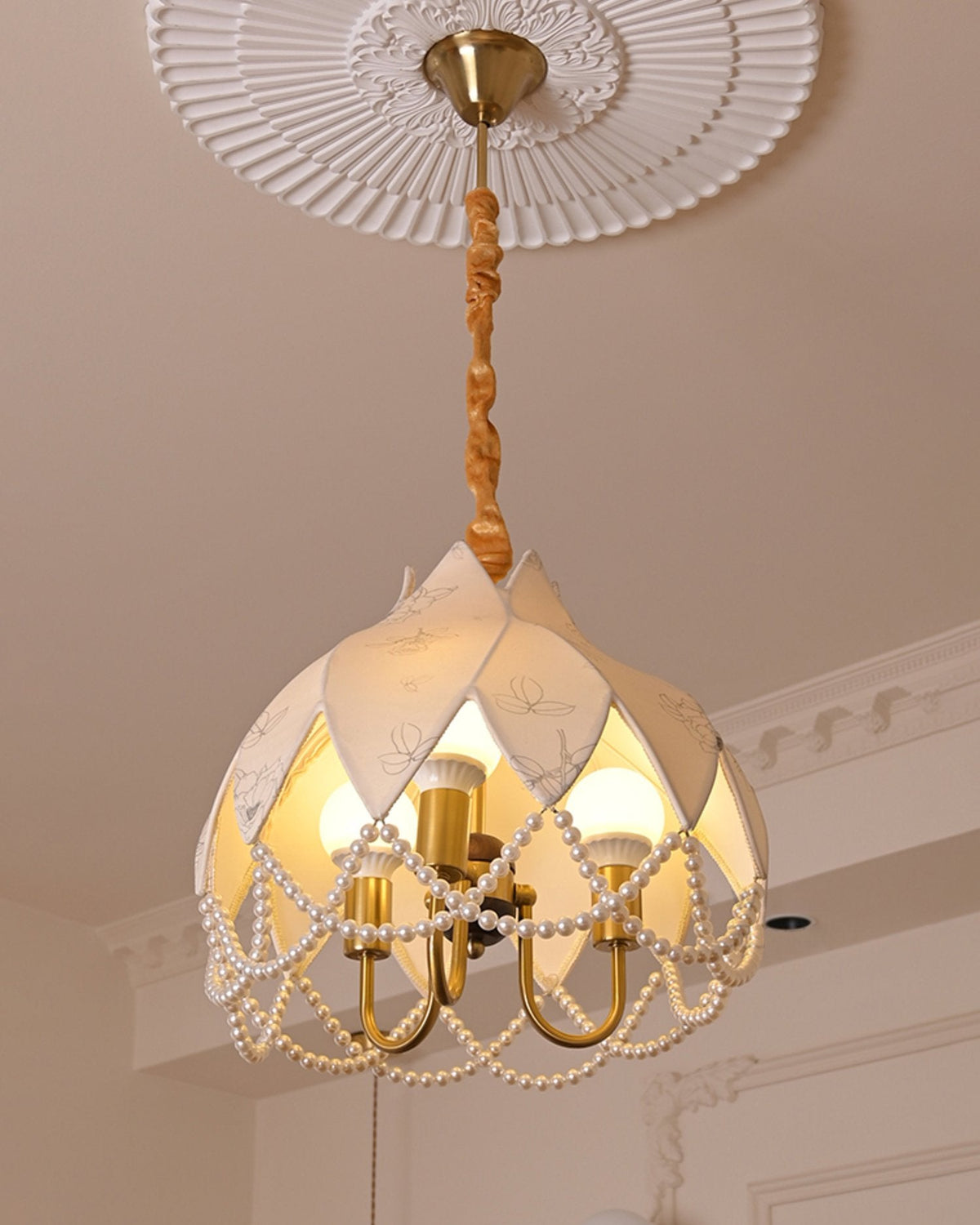 Lily Pearl Pendant Lamp