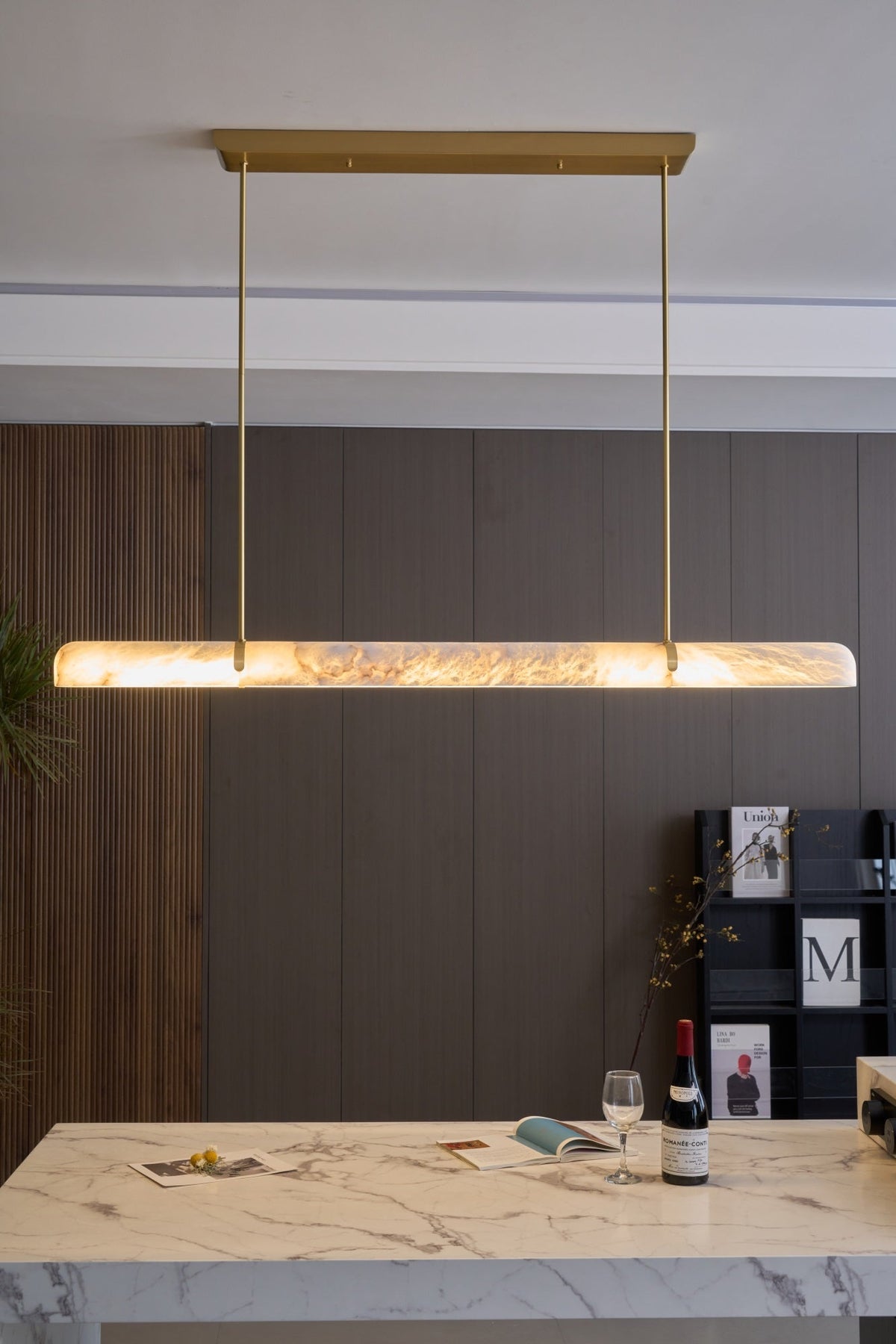 Linear Alabaster Chandelier in Brass or Black, Modern LED Pendant Light for Dining Room and Living Room