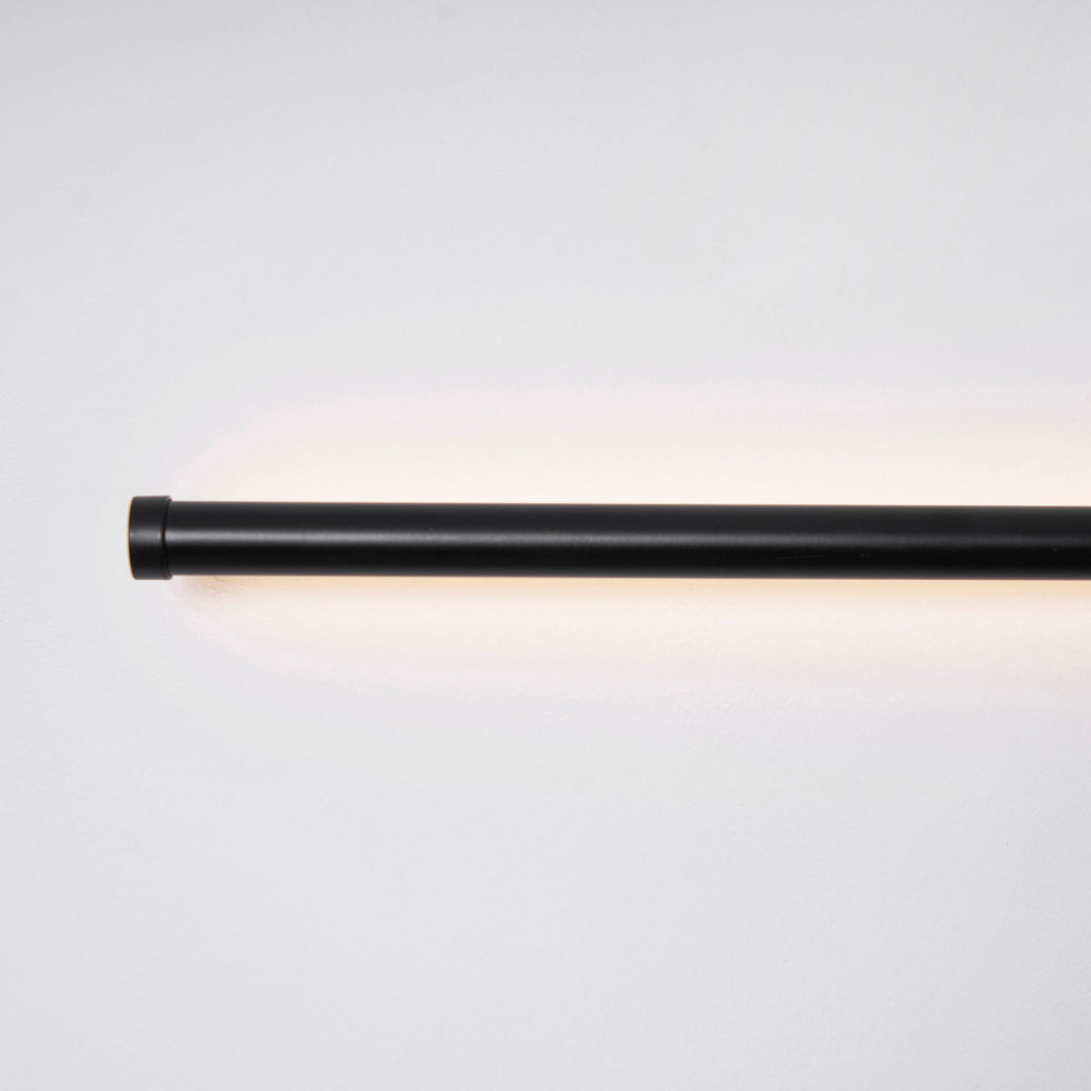 Linearo Rechargeable LED Wall Sconce – Cordless Modern Linear Light