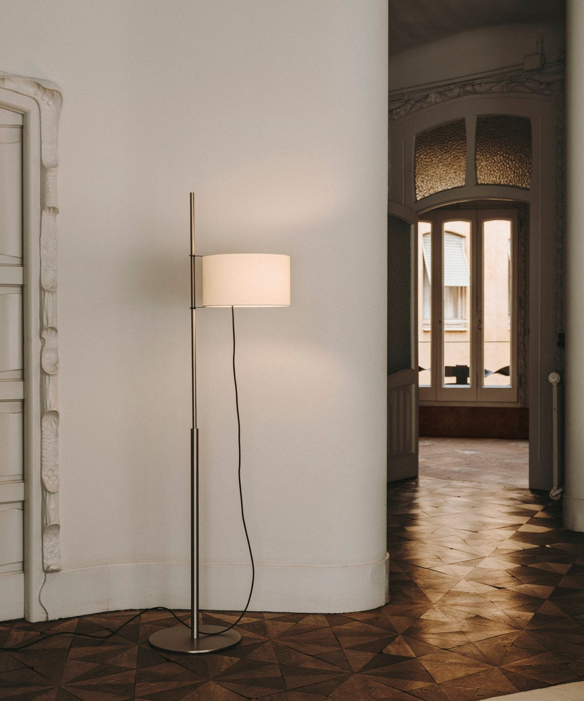 Lino Arc Floor Lamp – Modern Designer Arc Floor Light for Living Room