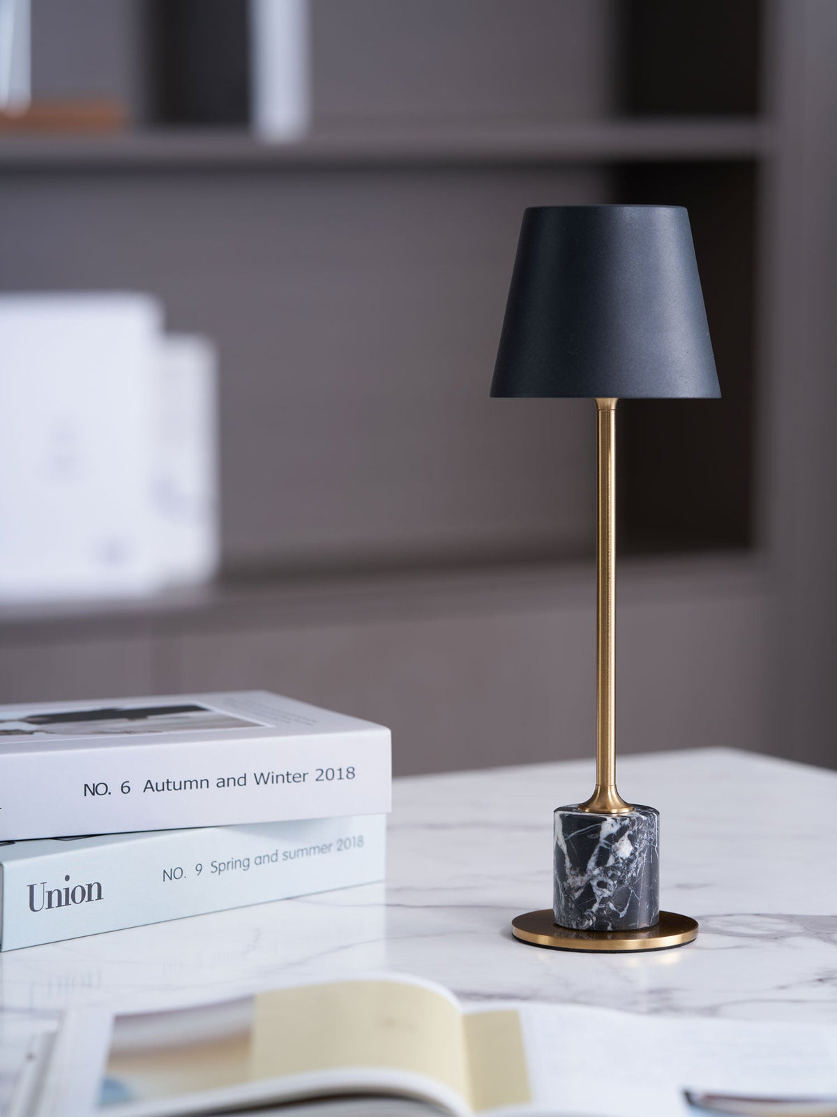 Lirio Mini Marble Table Lamp – Portable LED Accent Light
