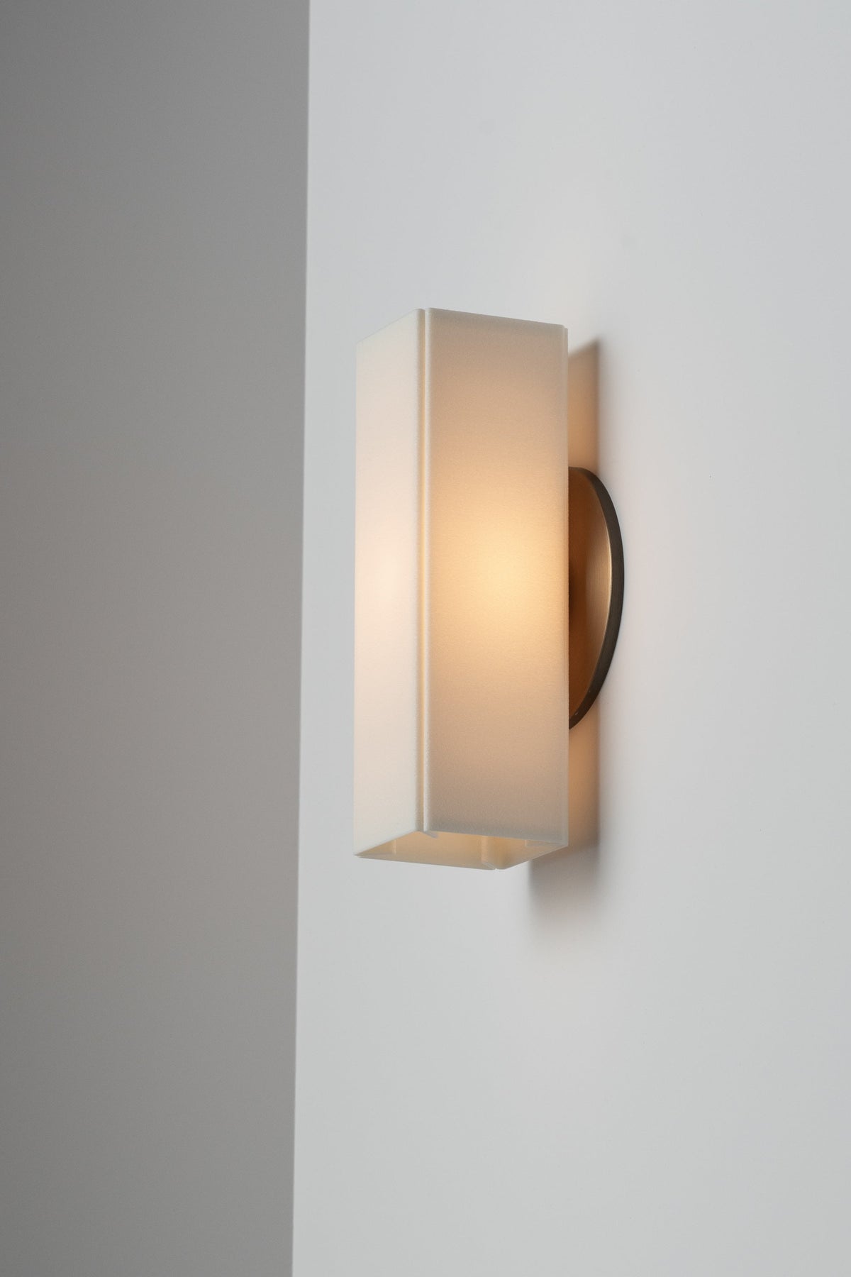 loir-wall-lamp