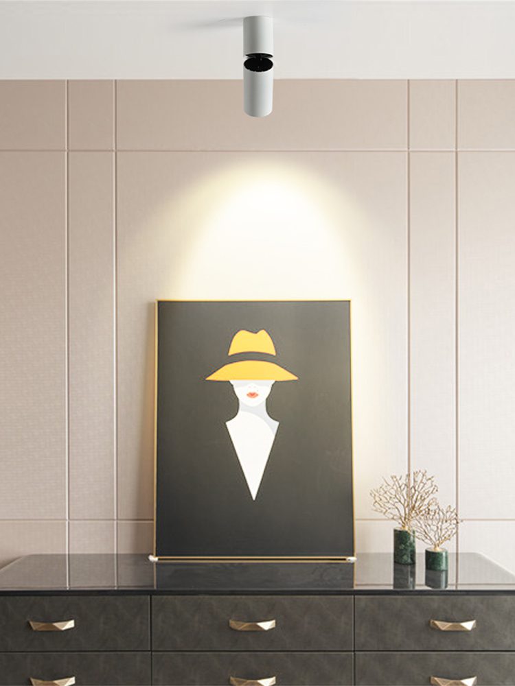Long rotating spotlight