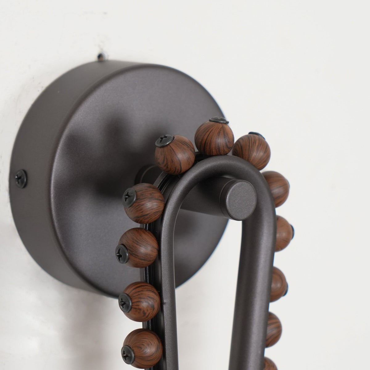 loop-wall-lamp