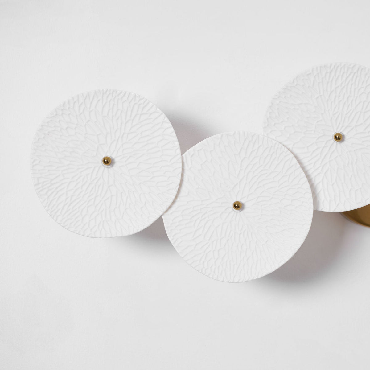 lotus-petal-wall-lamp
