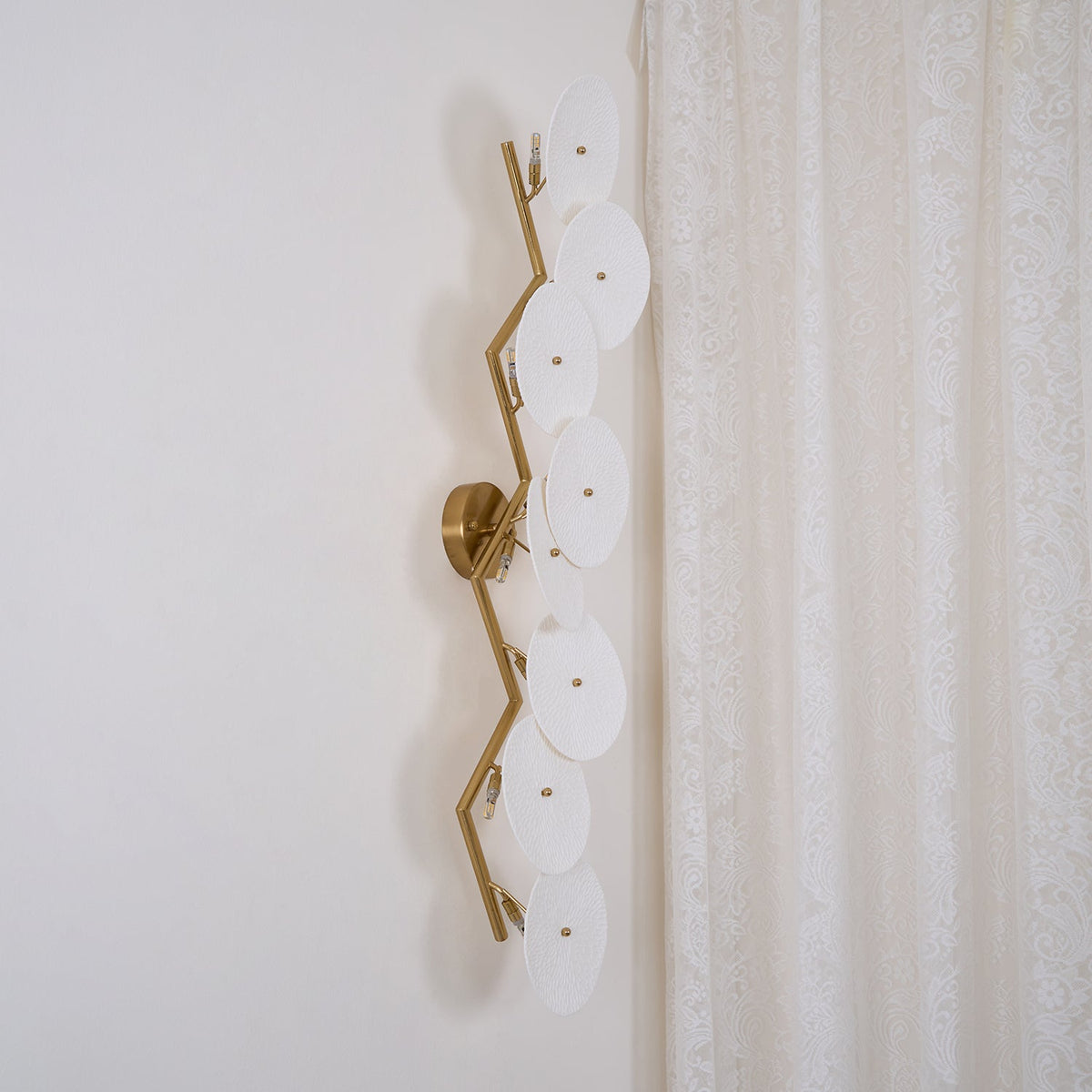 lotus-petal-wall-lamp