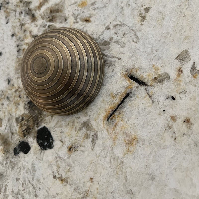 lucie-marble-plug-wall-lamp