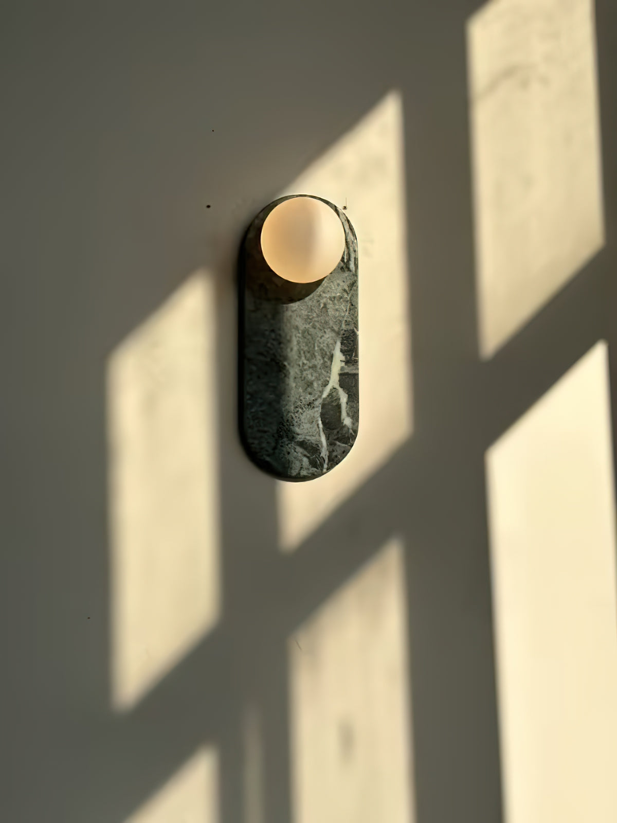 lucie-oval-wall-lamp