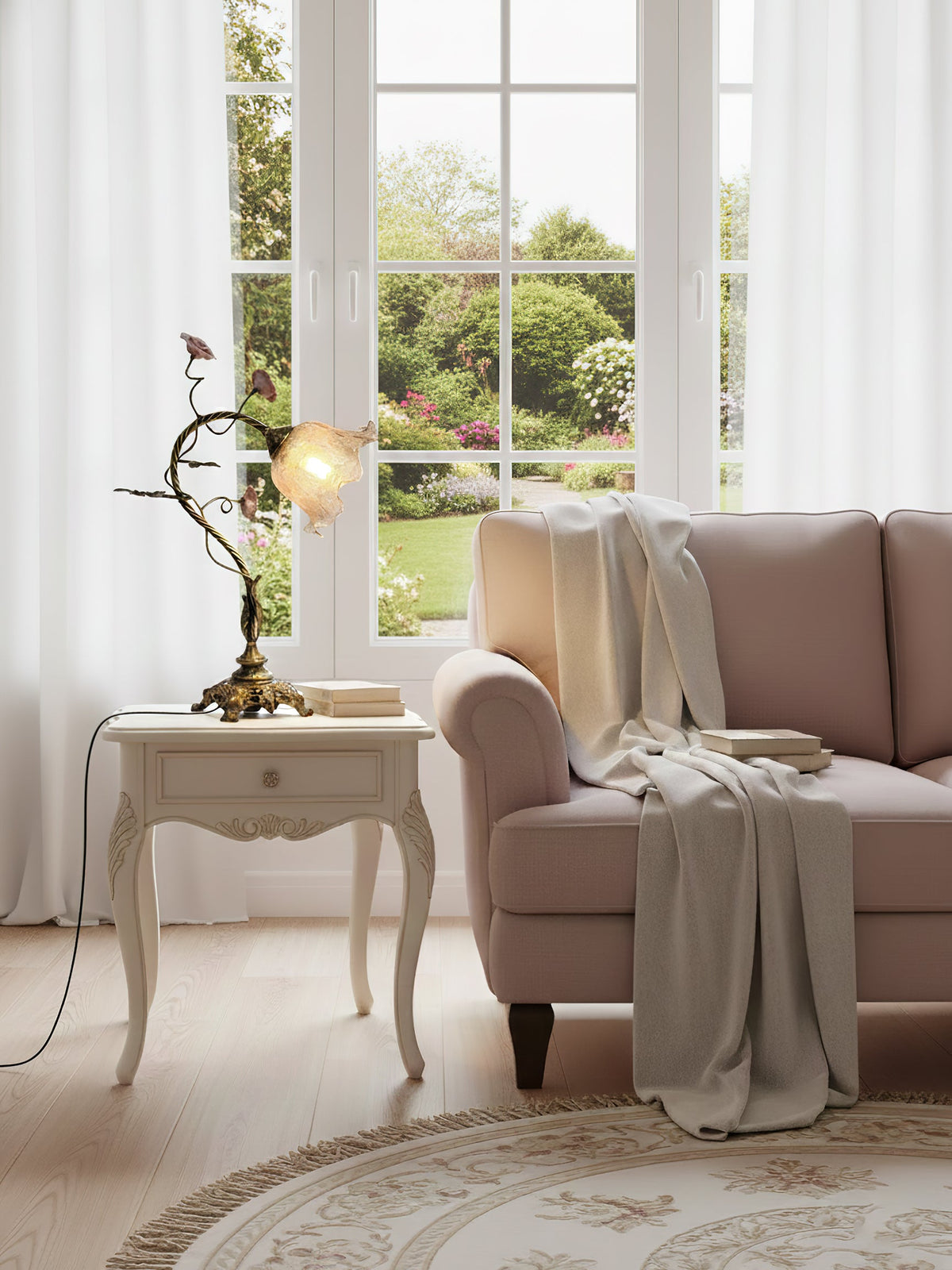 lumiere-table-lamp