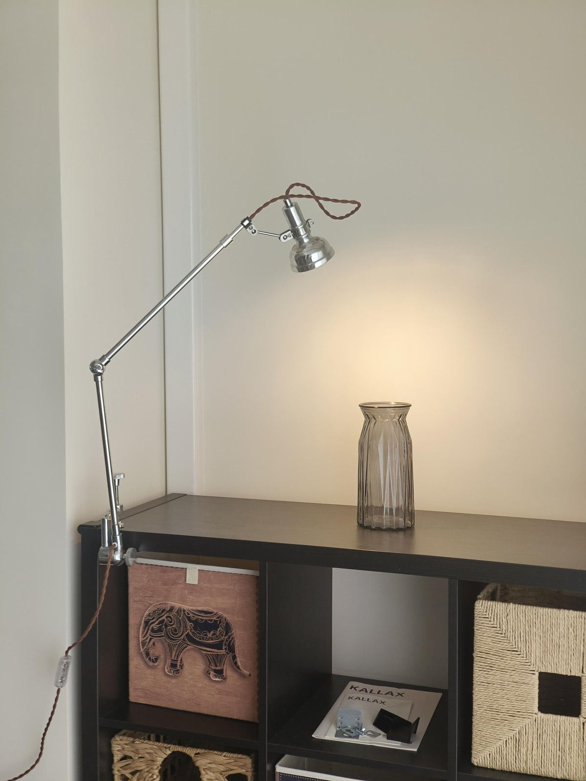 lumina-articulated-table-lamp