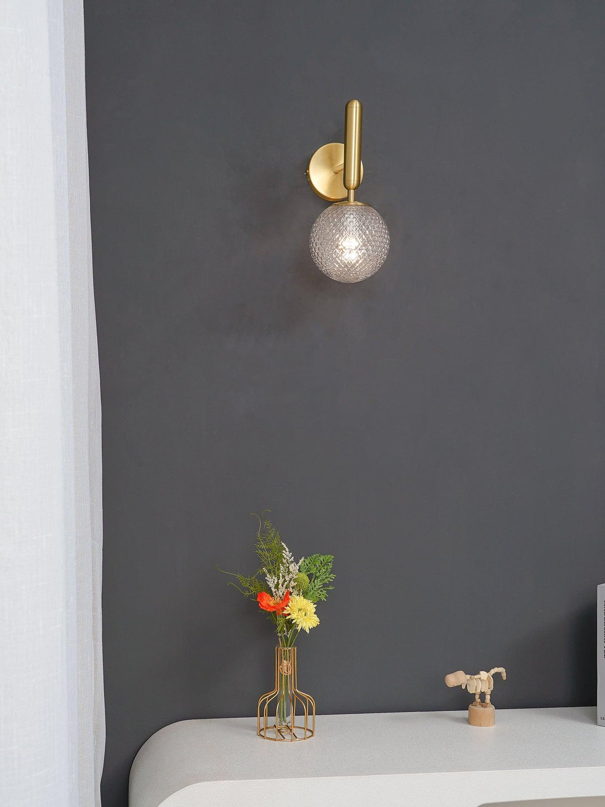 luna-orb-wall-lamp
