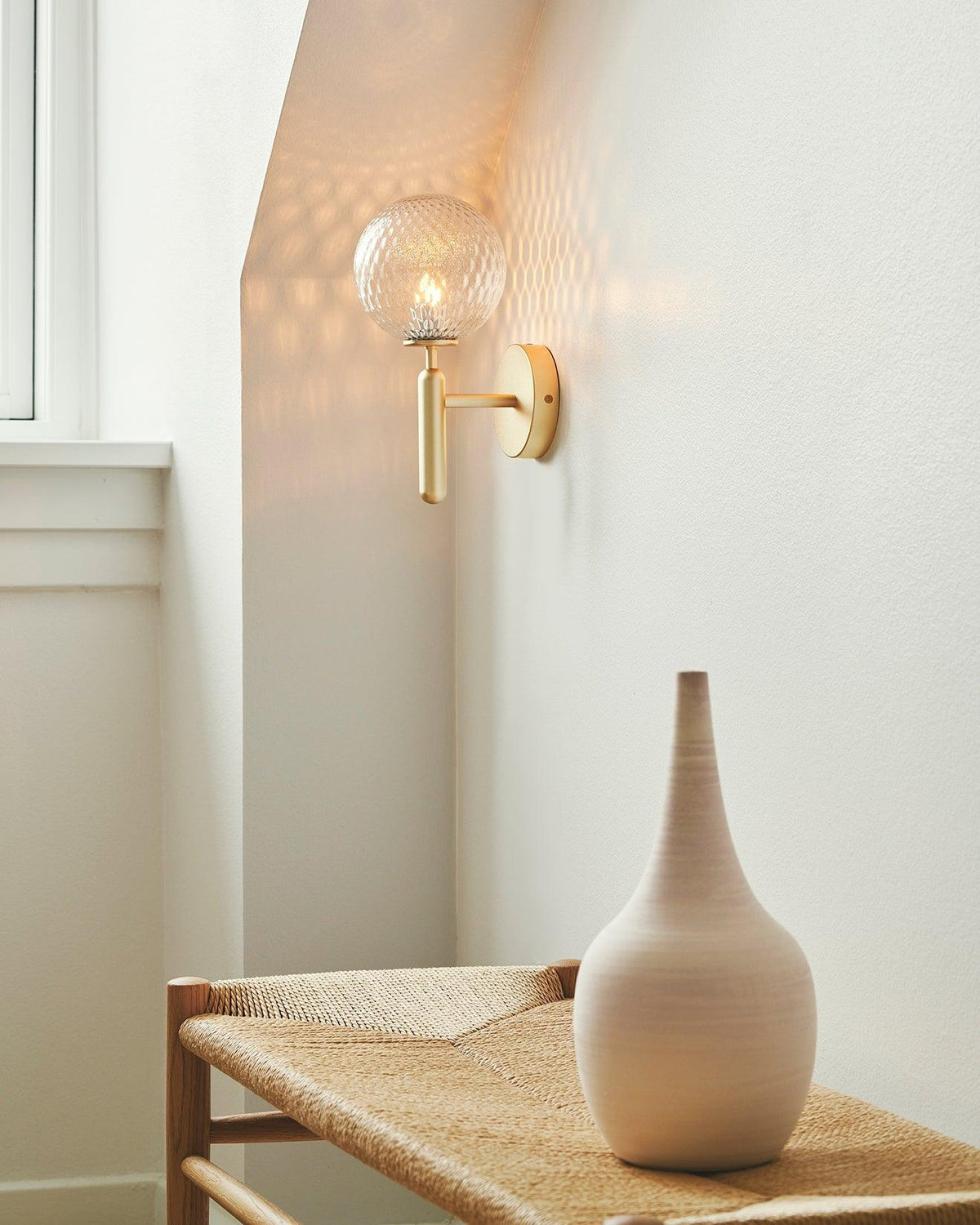 luna-orb-wall-lamp