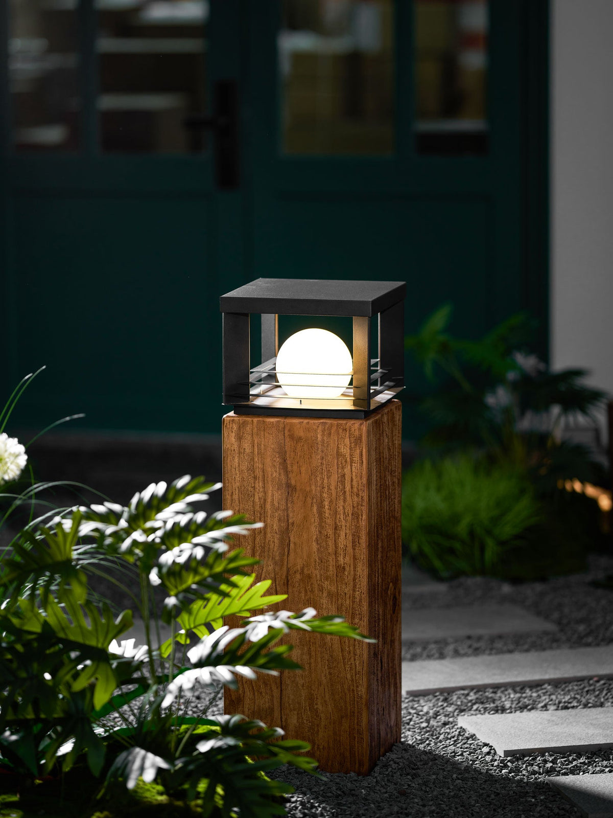 Lunar Crate Outdoor Table Lamp – Modern LED Garden Light