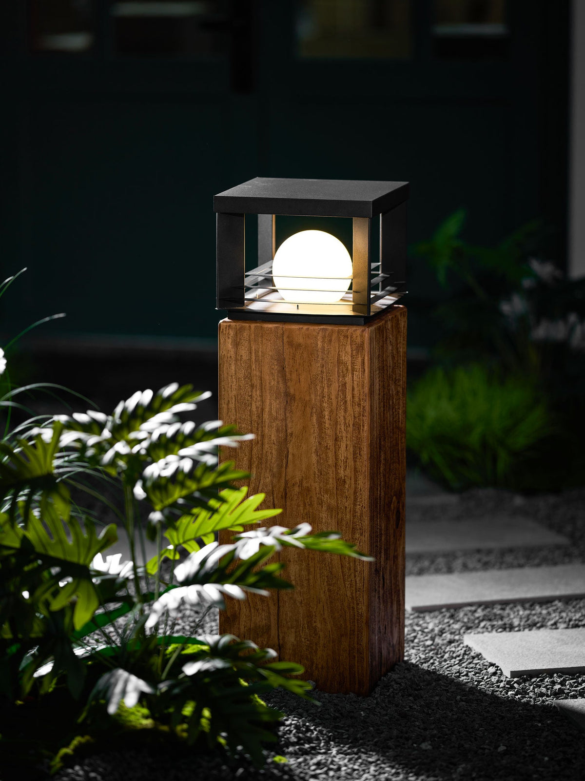 Lunar Crate Outdoor Table Lamp – Modern LED Garden Light