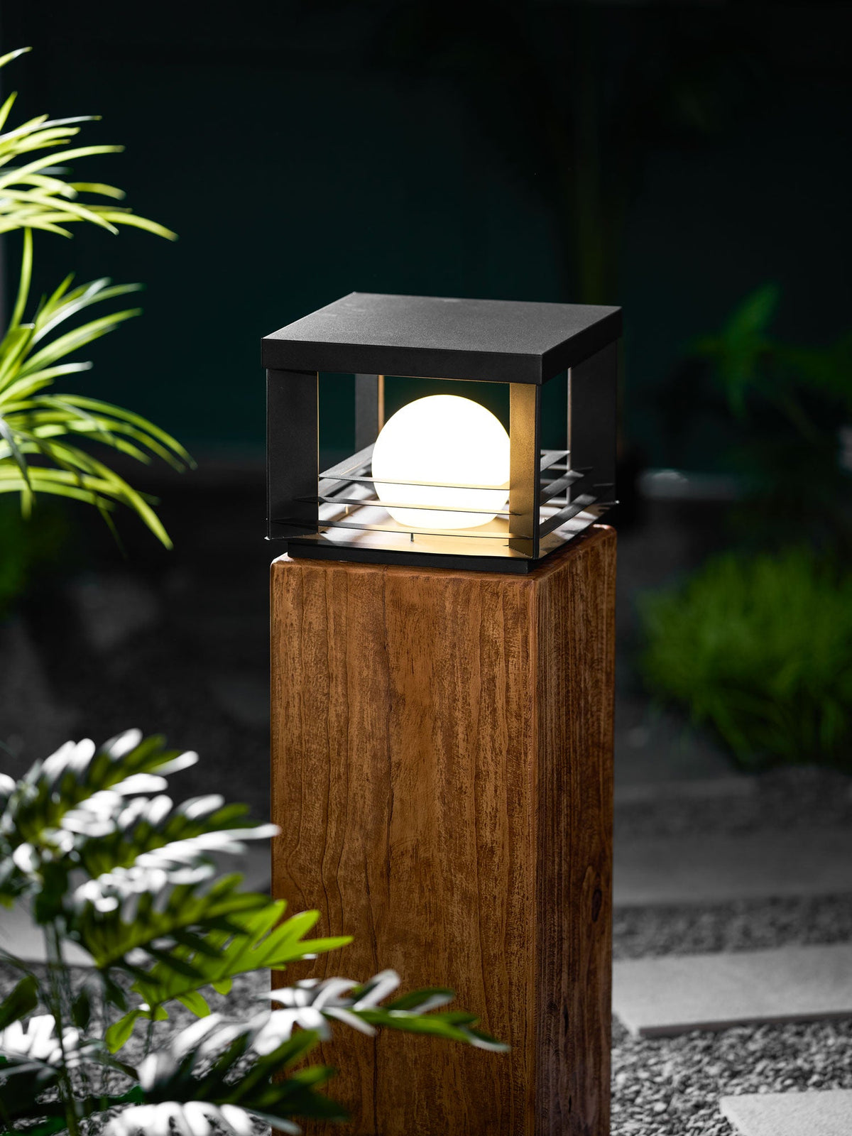 Lunar Crate Outdoor Table Lamp – Modern LED Garden Light