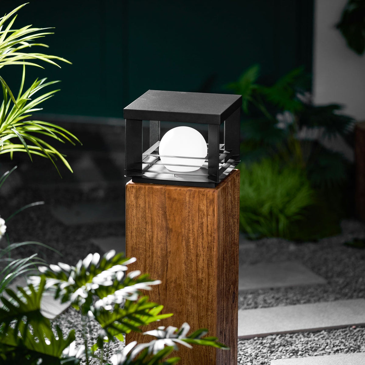Lunar Crate Outdoor Table Lamp – Modern LED Garden Light