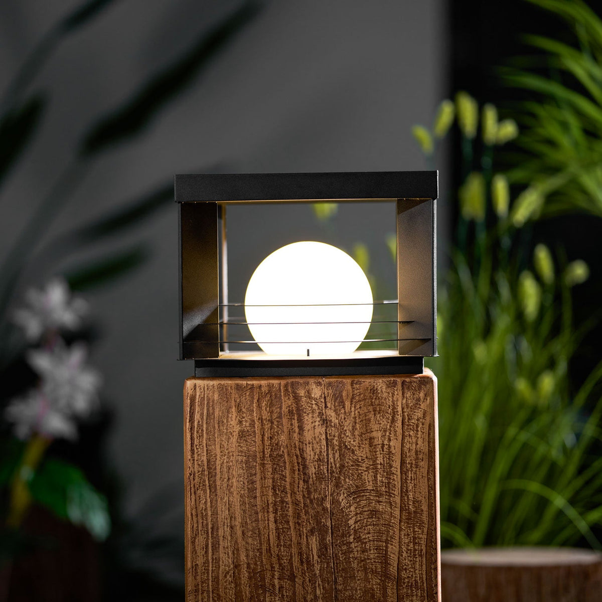 Lunar Crate Outdoor Table Lamp – Modern LED Garden Light