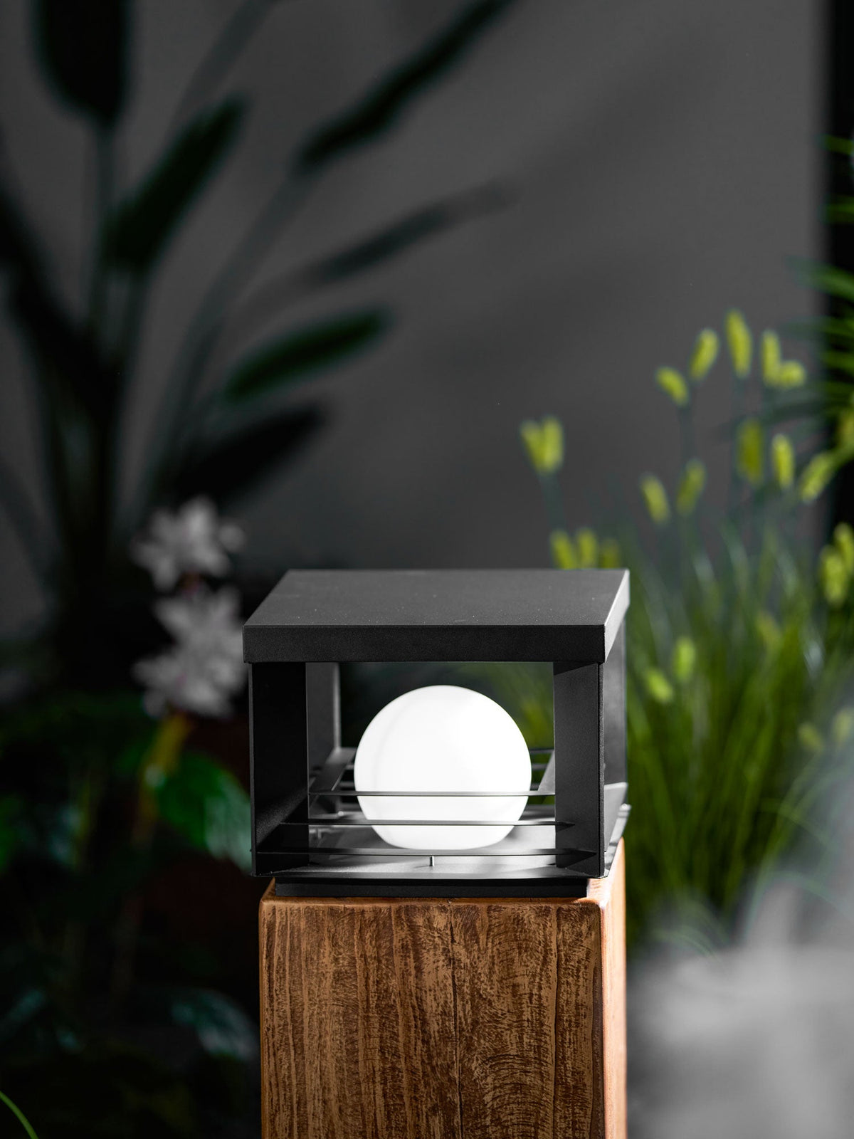 Lunar Crate Outdoor Table Lamp – Modern LED Garden Light