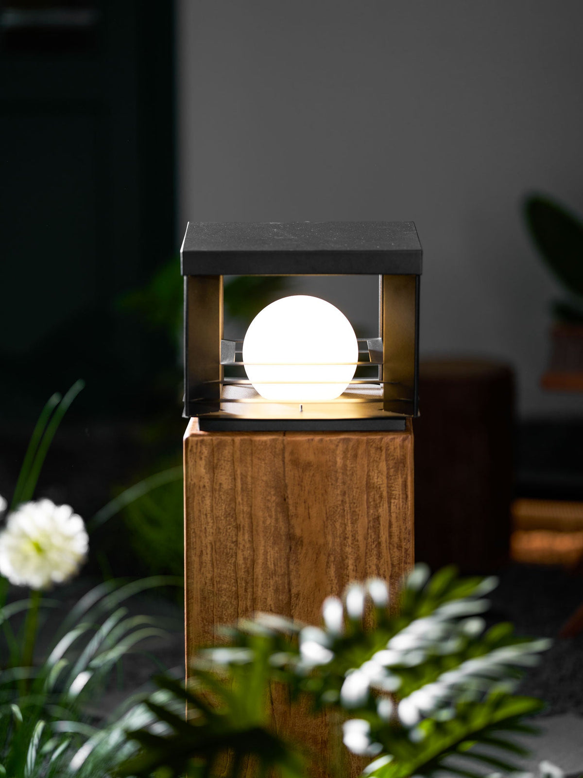 Lunar Crate Outdoor Table Lamp – Modern LED Garden Light