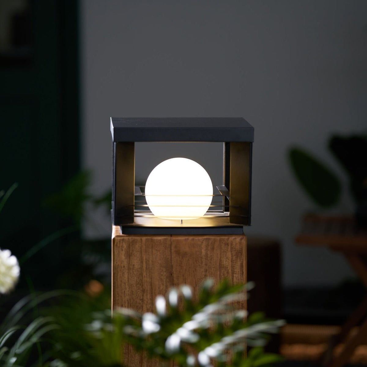 Lunar Crate Outdoor Table Lamp – Modern LED Garden Light