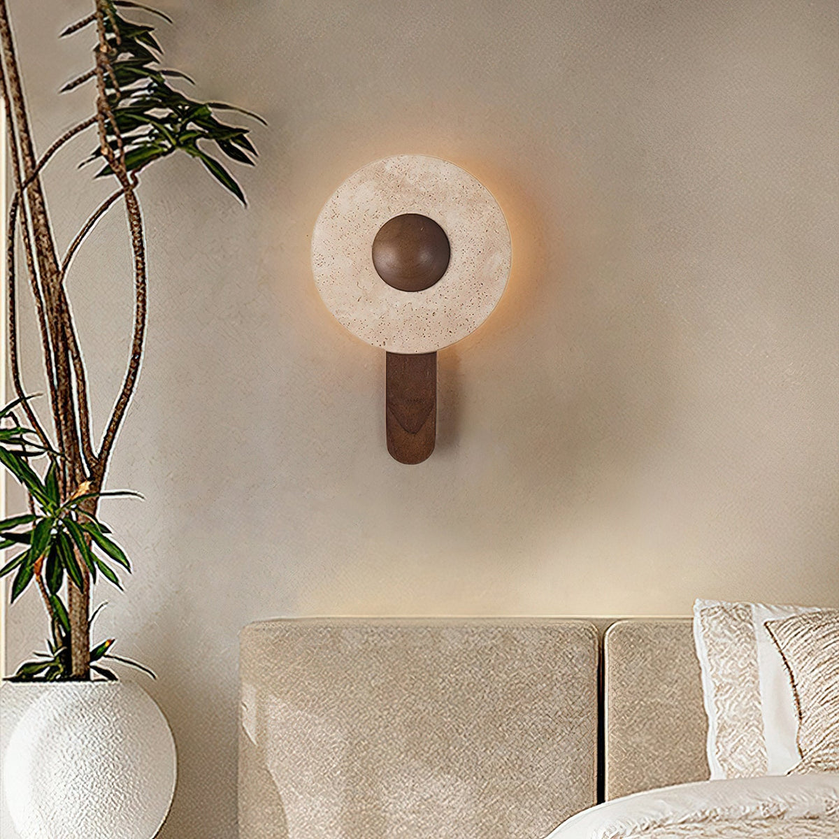 lunar-wood-wall-lamp