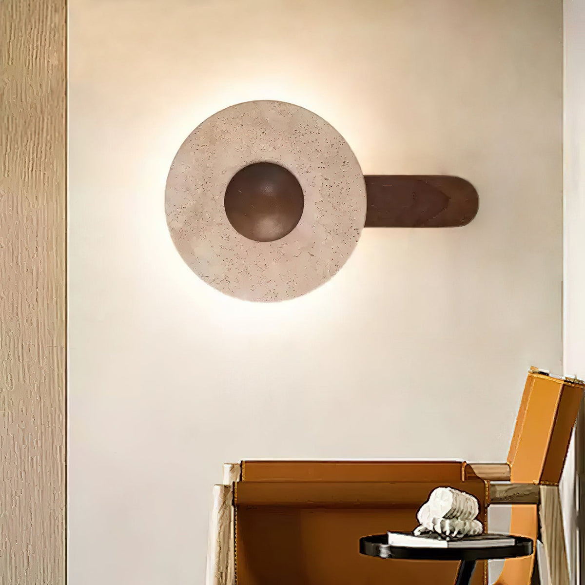 lunar-wood-wall-lamp