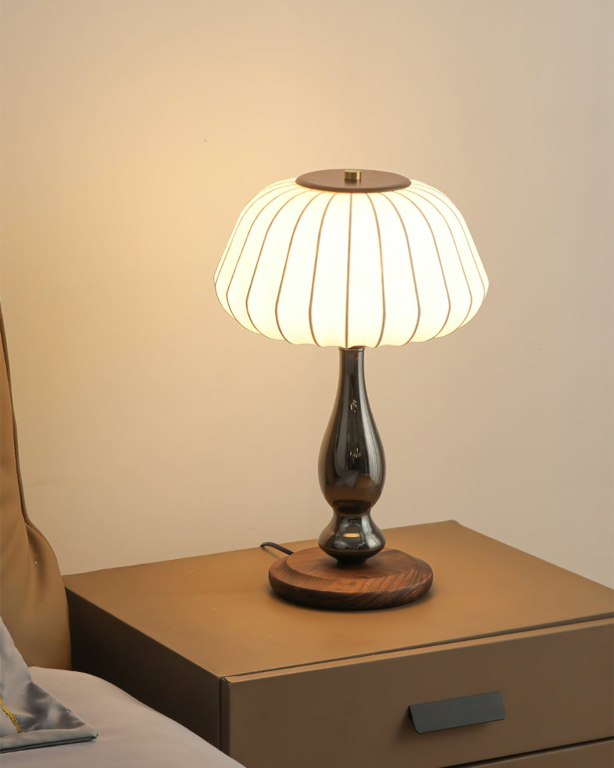 luxe-blossom-table-lamp
