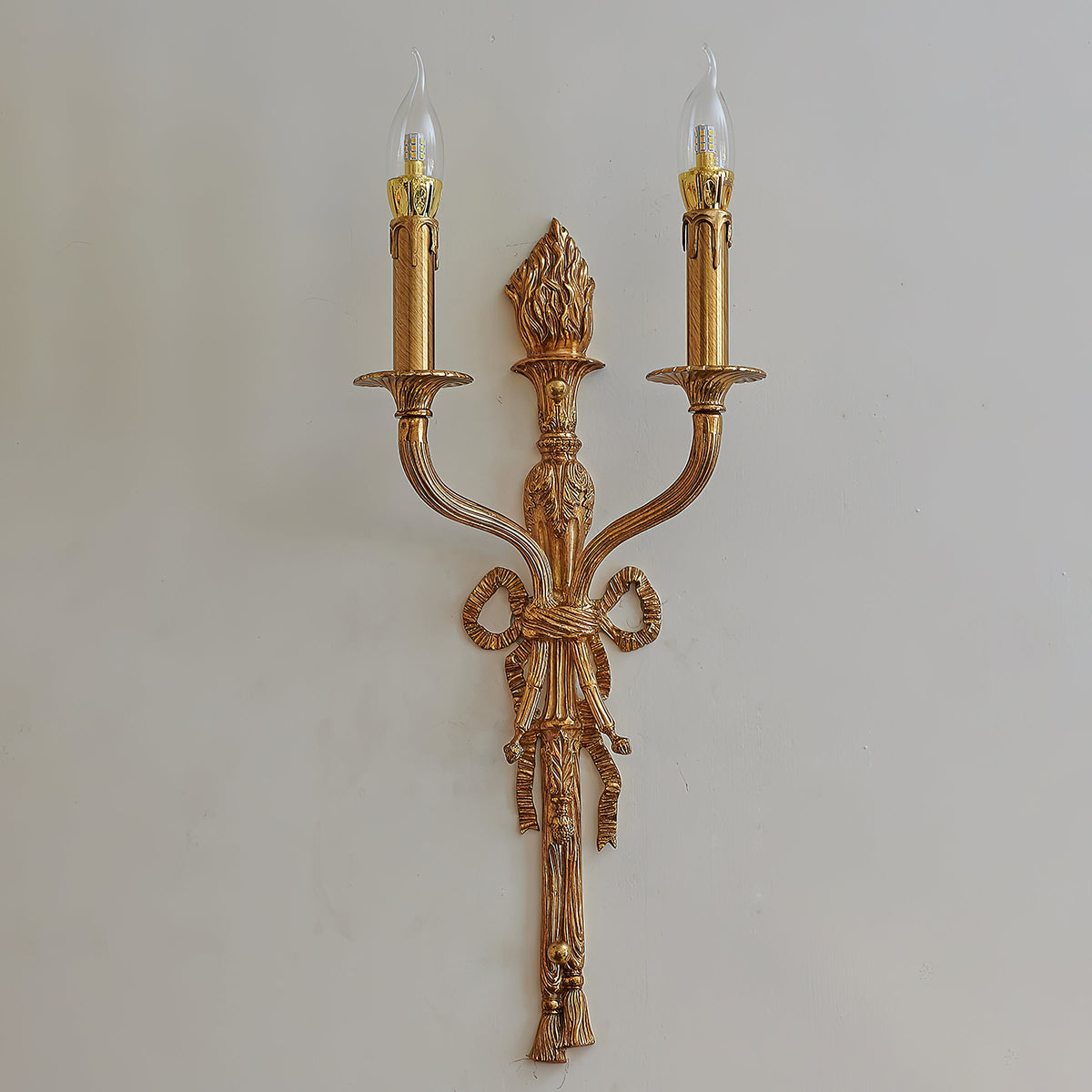 madeleine-brass-wall-lamp