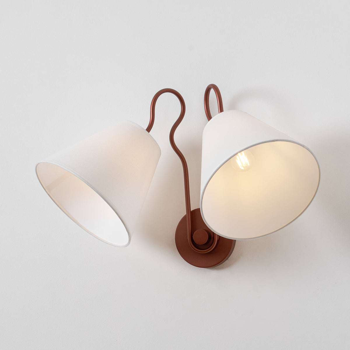 madelyn-wall-lamp