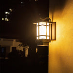 madison-outdoor-wall-lamp