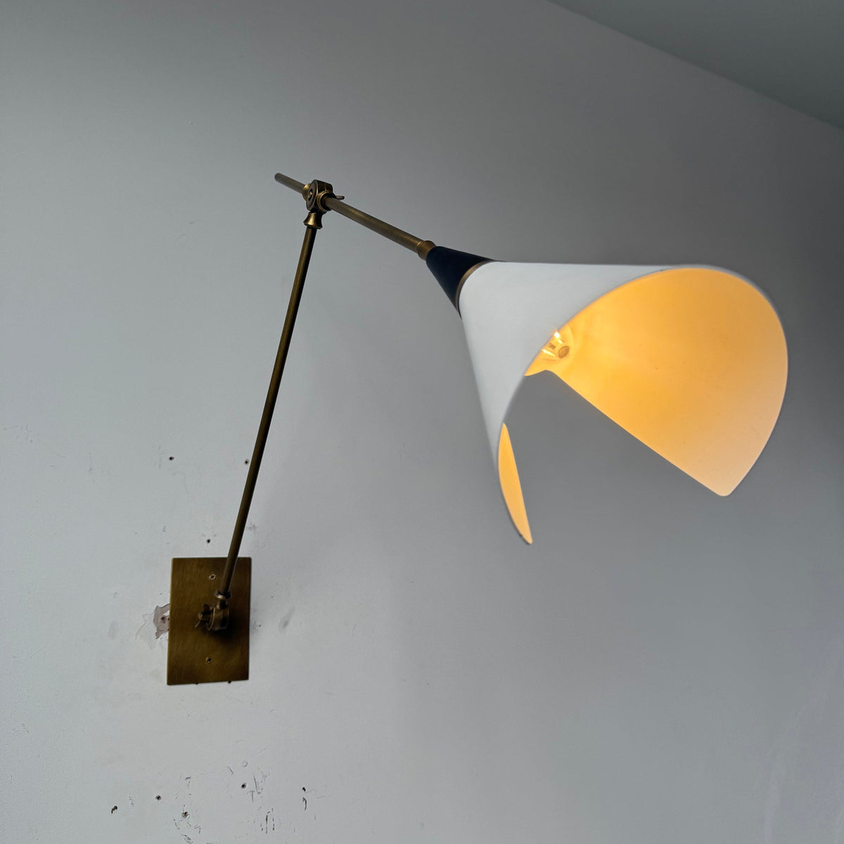 magari-wall-lamp