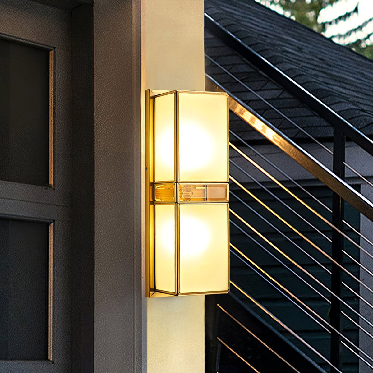 Magari Brass Wall Lamp