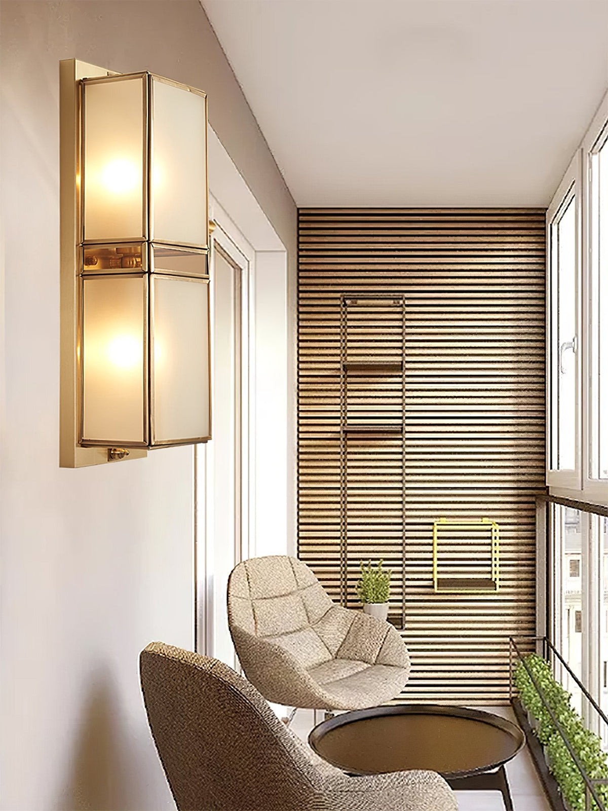 Magari Brass Wall Lamp