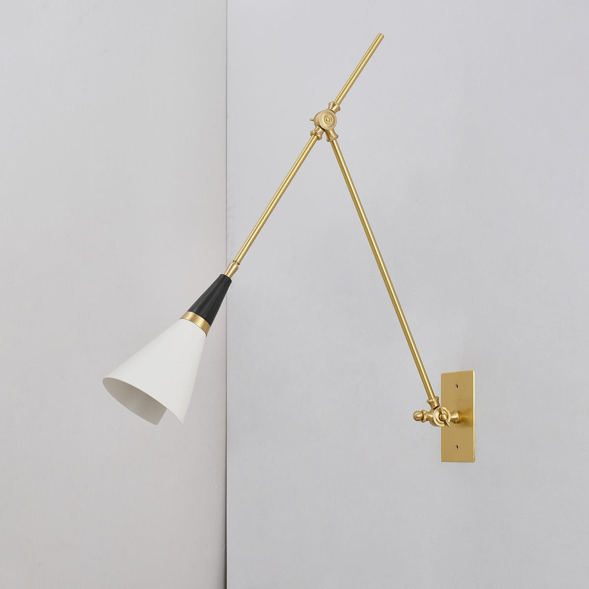 magari-wall-lamp