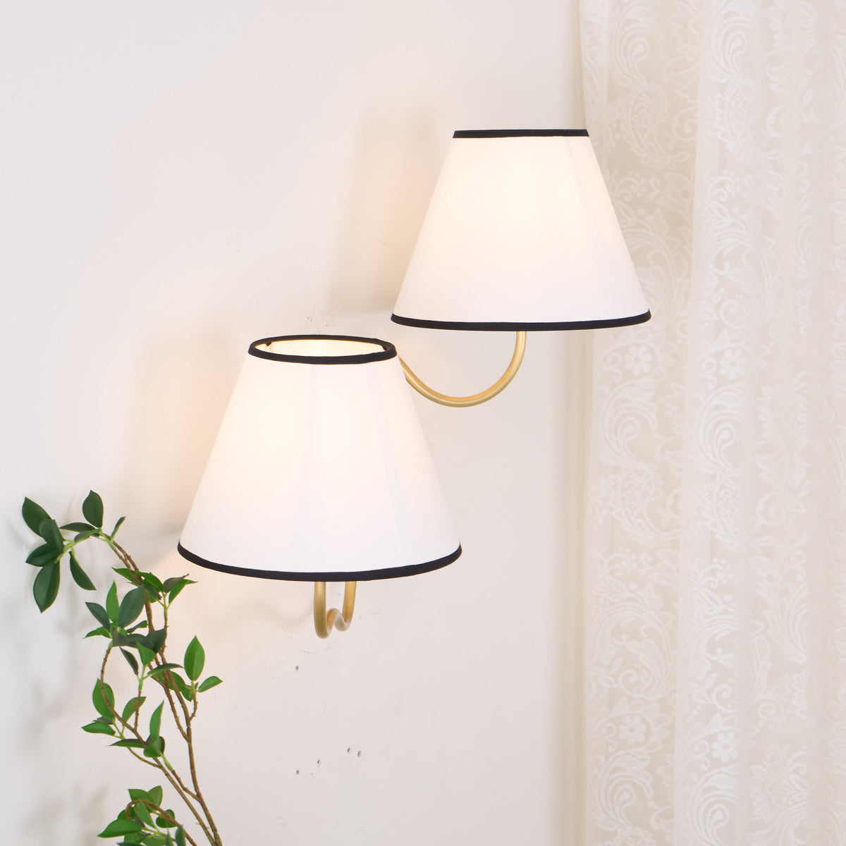 magdalene-wall-lamp