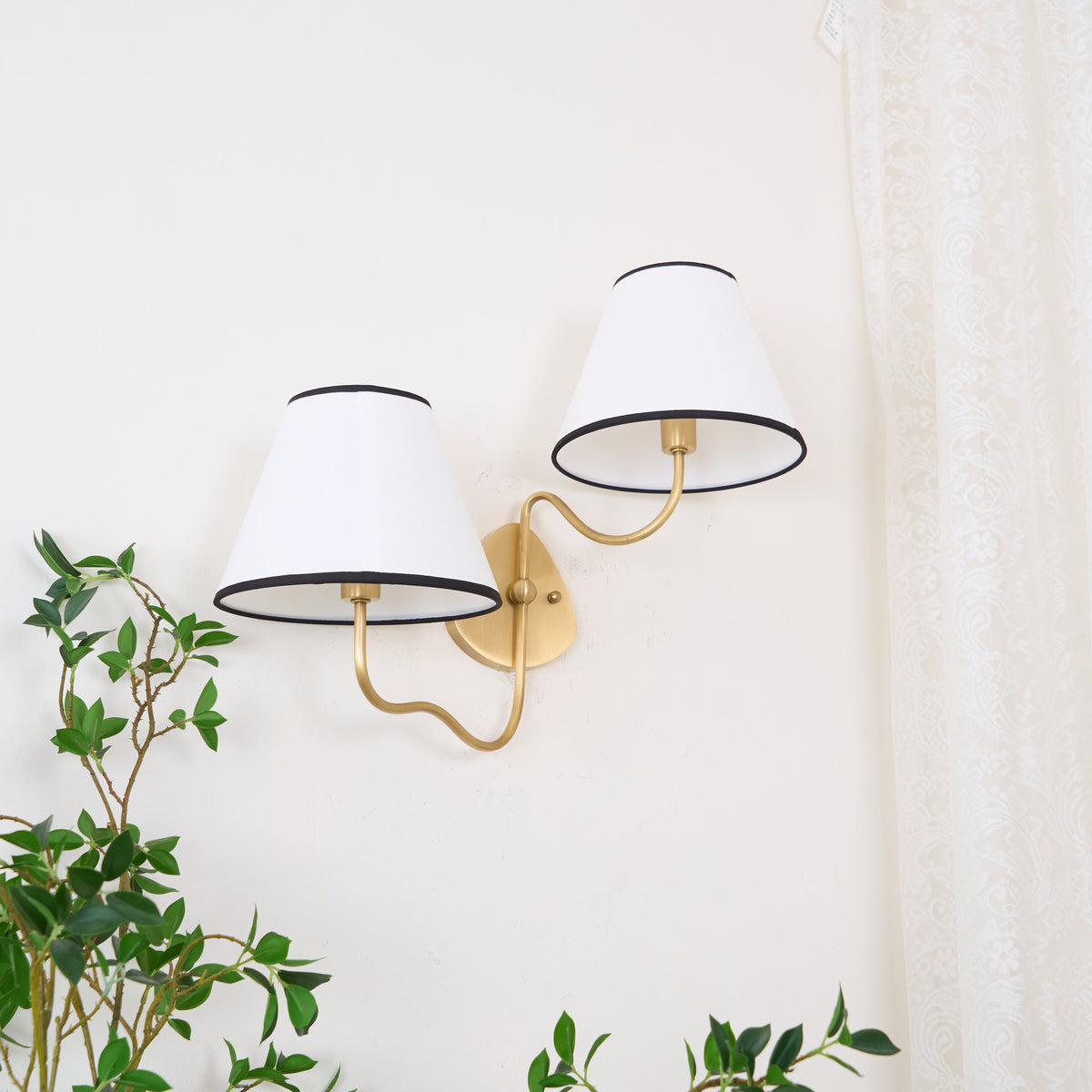 magdalene-wall-lamp