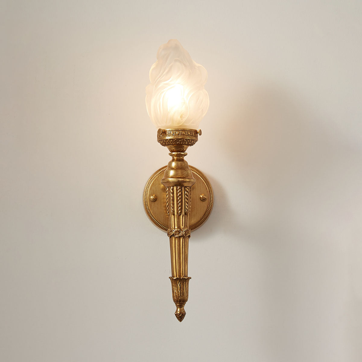 maison-arlus-wall-lamp