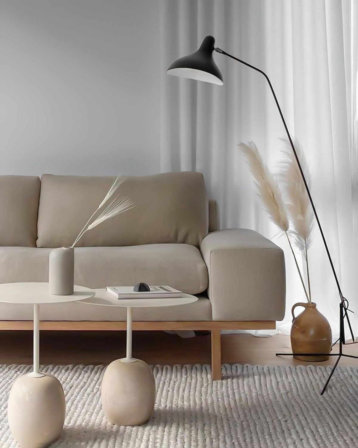mantis-arm-floor-lamp