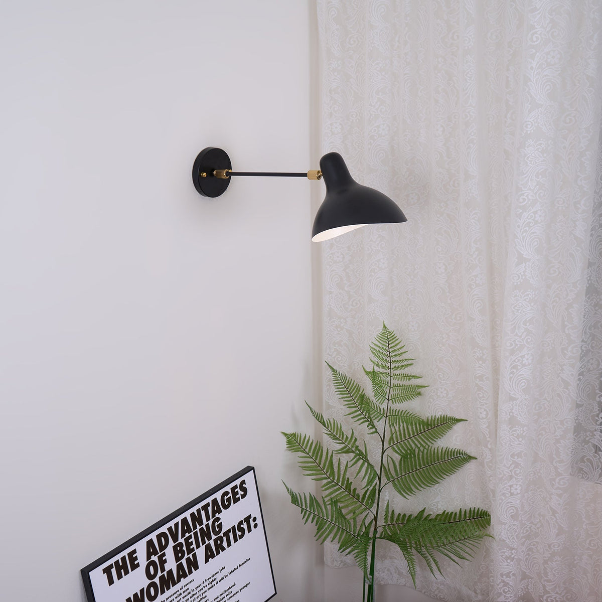 mantis-wall-lamp