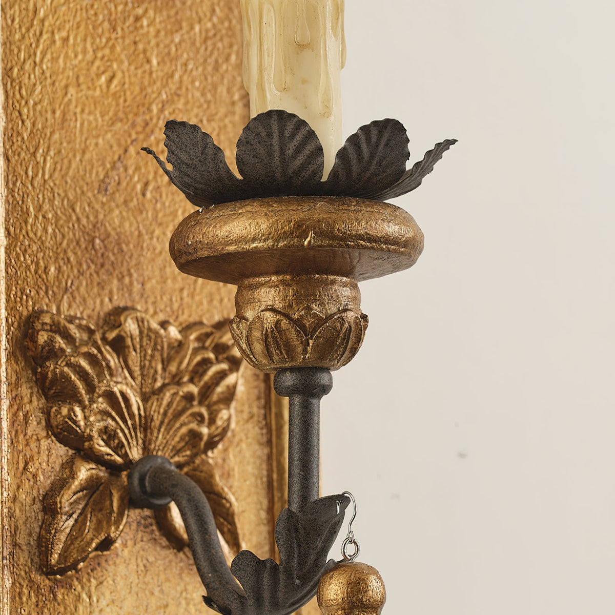 margarite-wall-lamp
